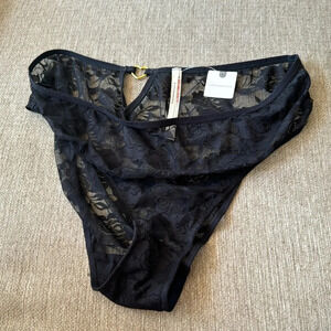 Anthropologie black lace panties with a gold metal heart size xl brand new NWT